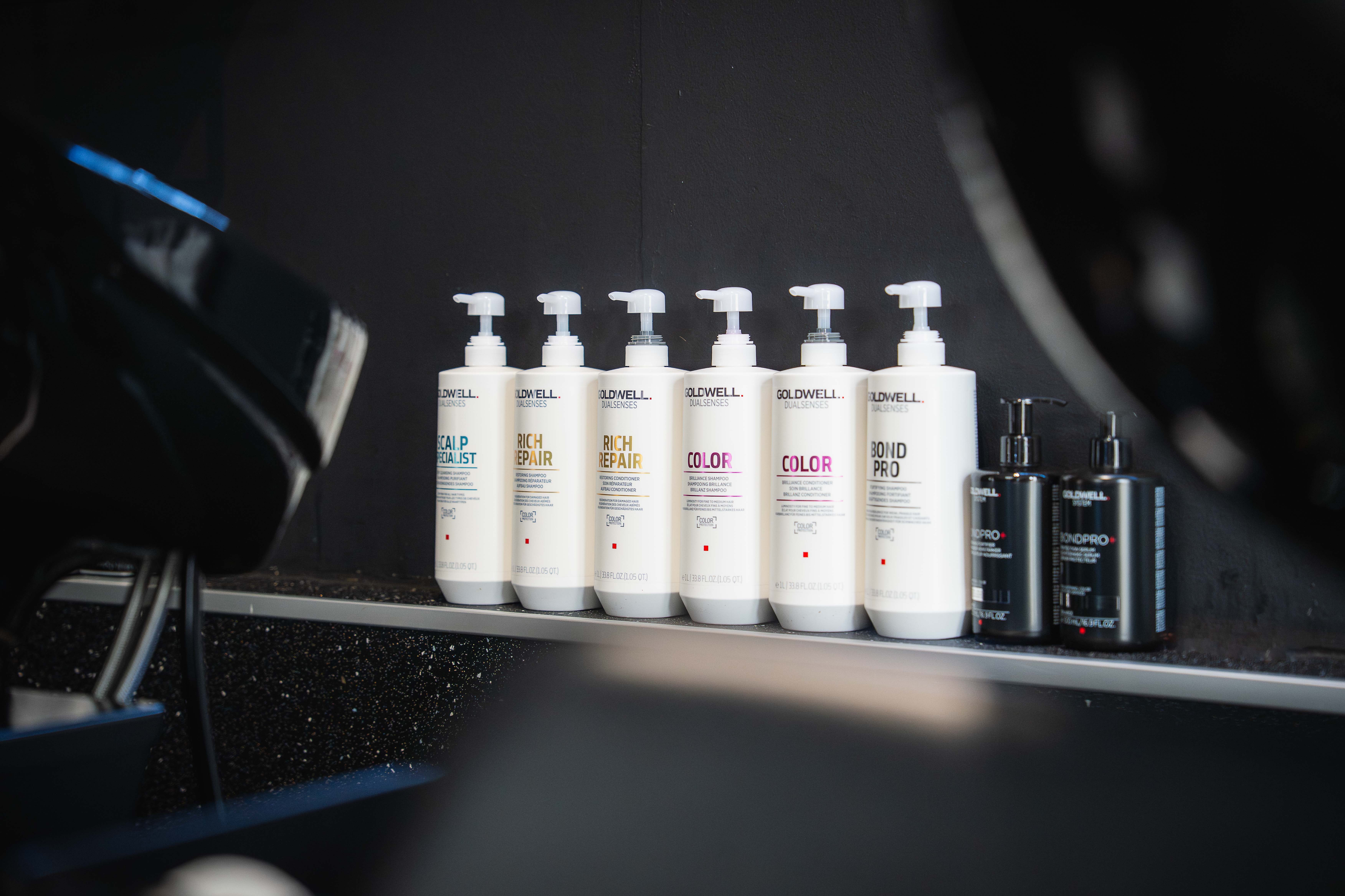 Hairstylistin Pri — NoSaints Zürich